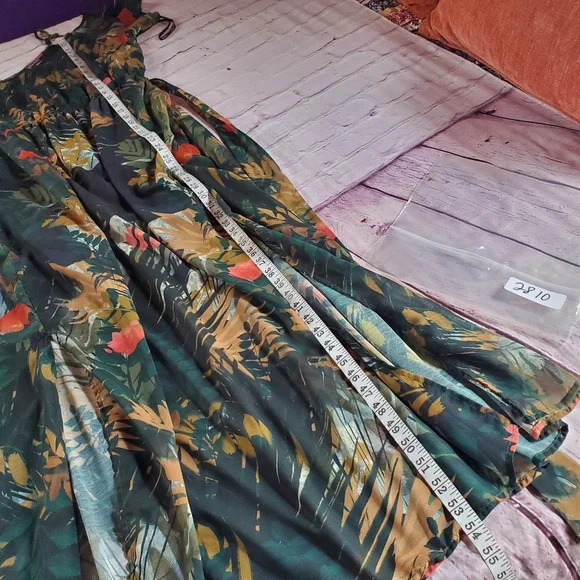 City Chic Floral Panter Cold-Shoulder Maxi Dress Short Sleeves 20W Slits Boho - Picture 12 of 14